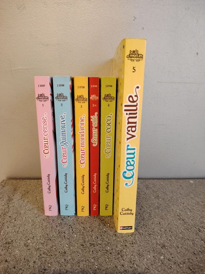 Lot livres les filles au chocolat tbe - photo numéro 2