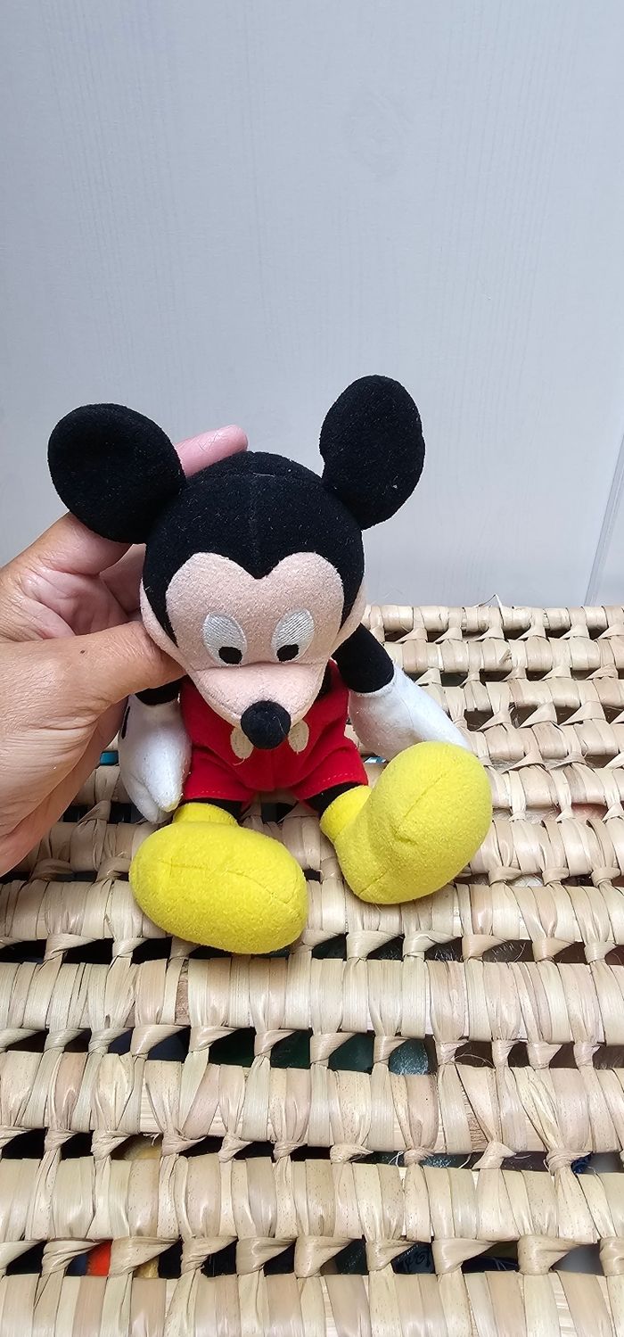 Petite peluche Mickey Disney - photo numéro 4