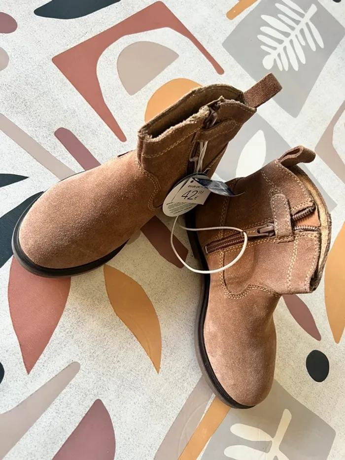 Jolies Boots en croûte de cuir Okaïdi neuves 29 - photo numéro 2