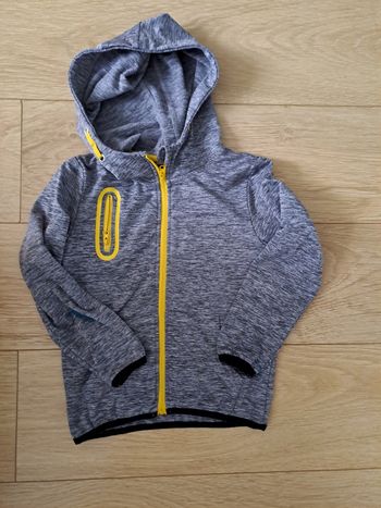 Gilet à capuche