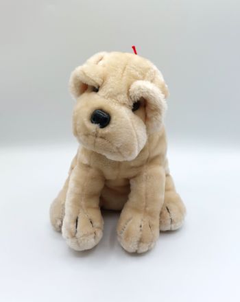 Peluche doudou chien assis Shar-pei ELUZ 25 cm