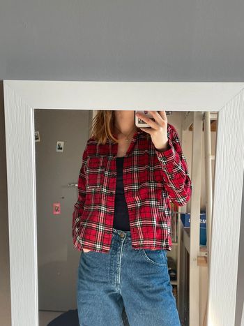 Chemise à carreaux rouge et noire