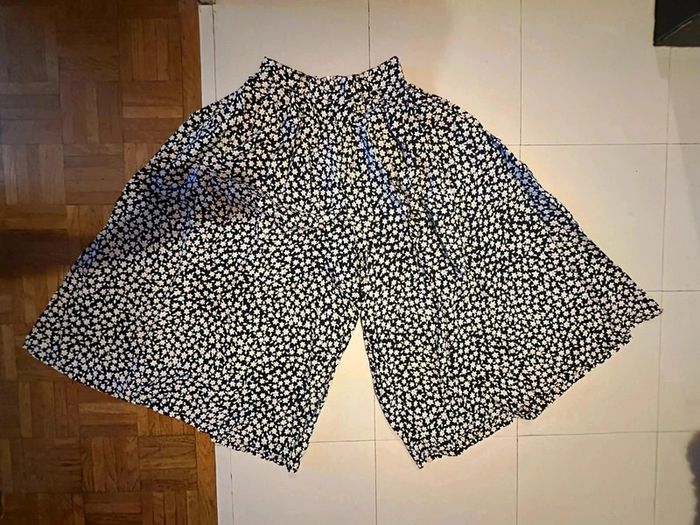 Jolie pantalon large femme T36/38 neuf