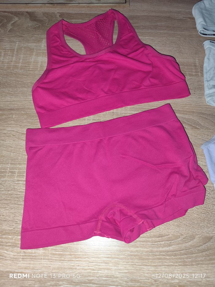 Lot de 8 ensembles de sous vêtements 12 ans - photo numéro 3