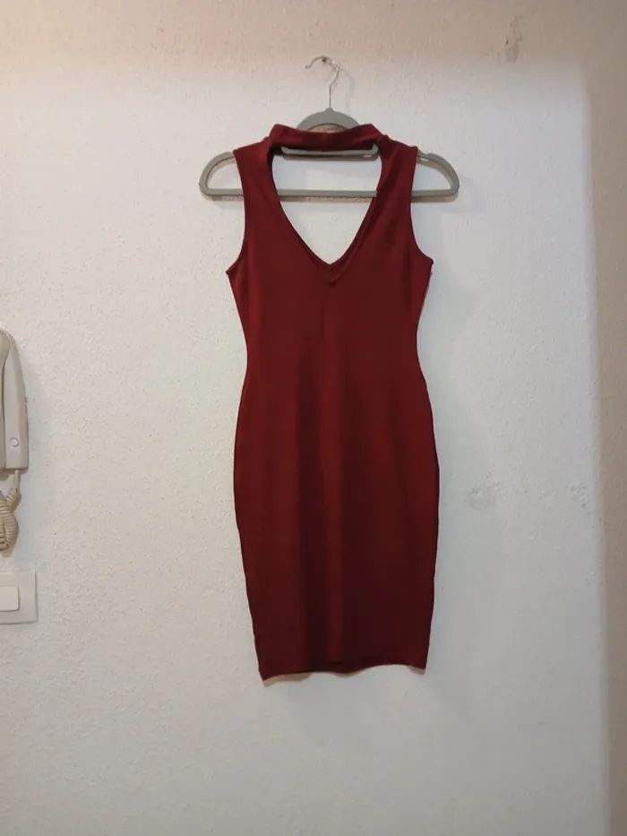 Robe bordeaux élastique " pull&bear" taille xs - photo numéro 4
