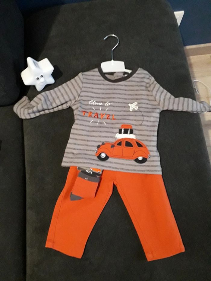 Haut ML + pantalon toile 12 mois + chaussettes