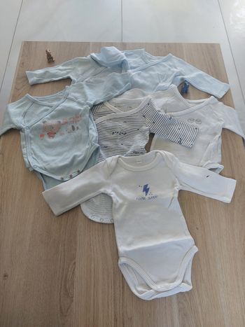 Lot 6 bodies garçon 1 mois 