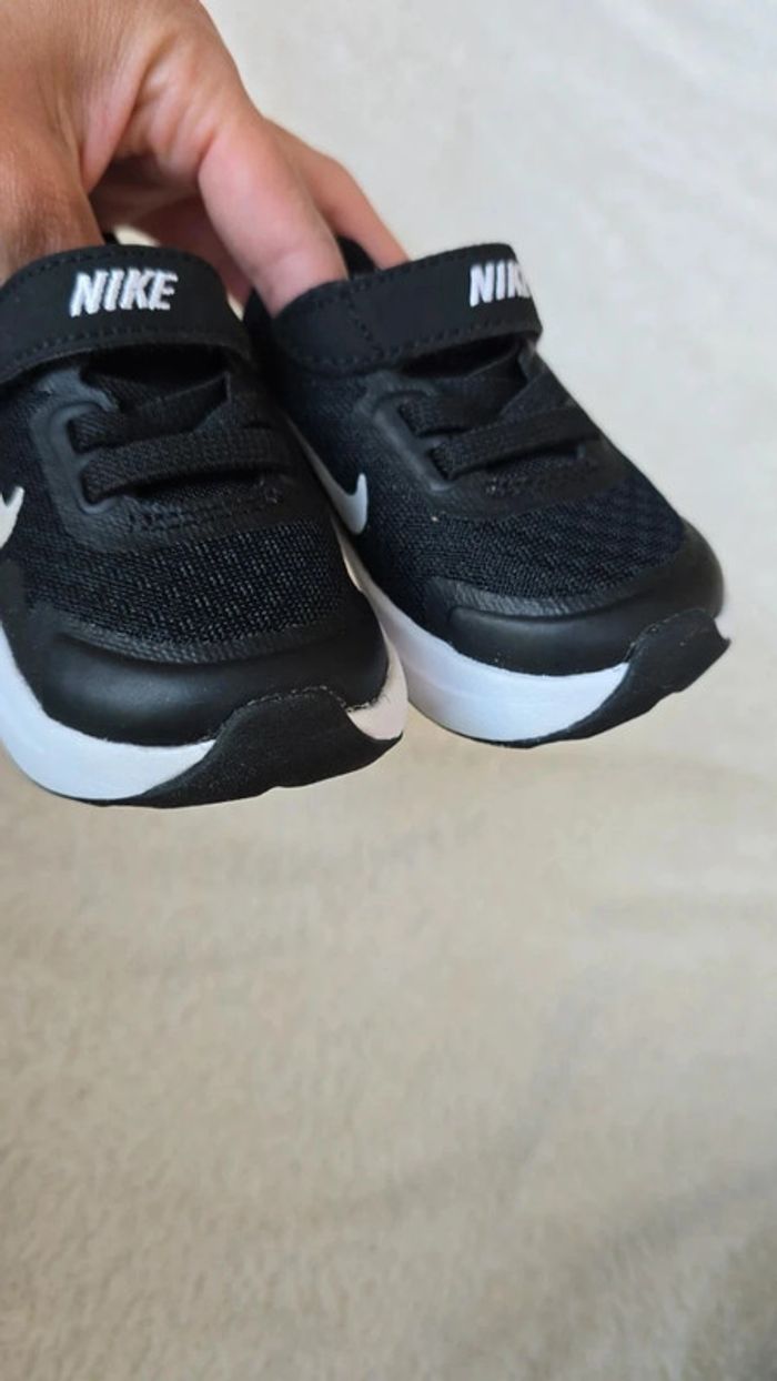 Basket nike noir et blanche - photo numéro 5