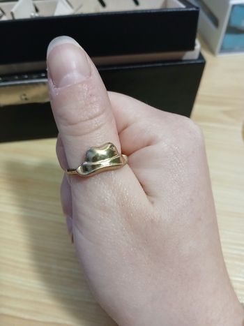 Bague dorée chapeau – grande taille 🎩✨