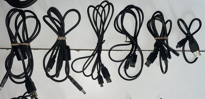 Lot 18 câbles : USB, ethernet, lecteur carte SD, adaptateur, ect... - photo numéro 3