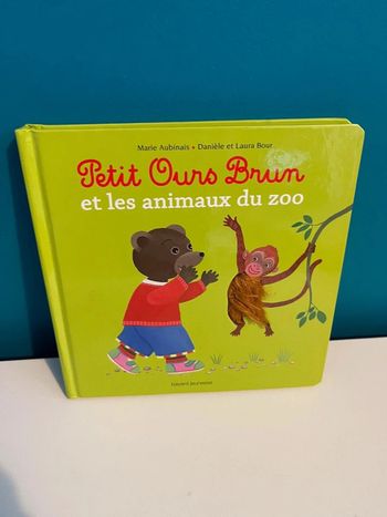 Livre à toucher petit ours brun et les animaux du zoo