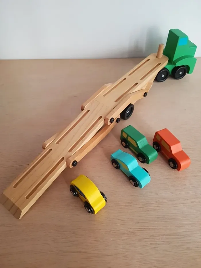 Camion transporteur double pont Mélissa and Doug et petites voitures en bois - photo numéro 7
