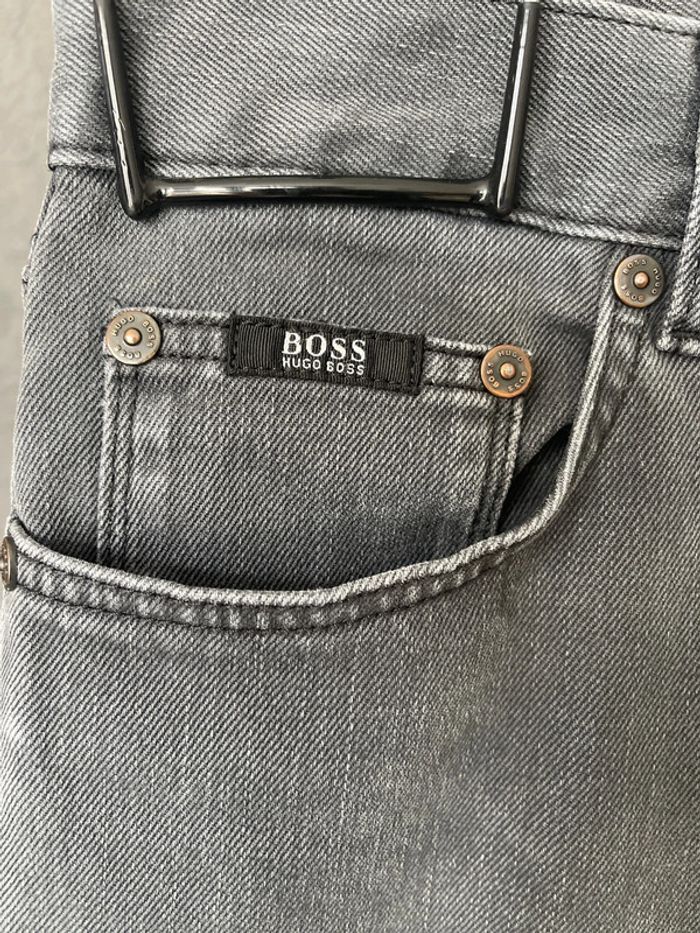 Jean Hugo Boss - photo numéro 2