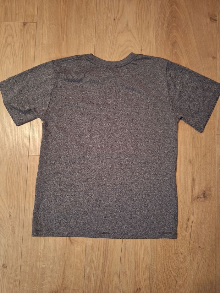 Tee-shirt Fila infroissable manche courte taille S. - photo numéro 2