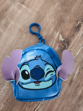 Porte monnaies porte clé Stitch disney en très bon état