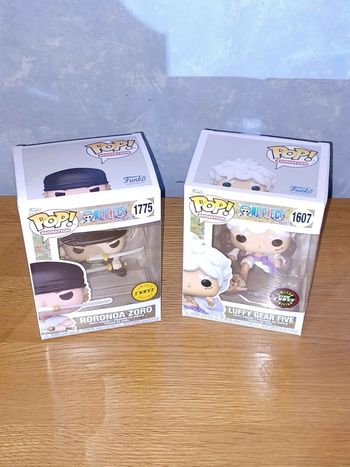 2 Funko Pop Chase One Piece – Zoro #1775 & Luffy Gear Five #1607 – Neufs en boîte