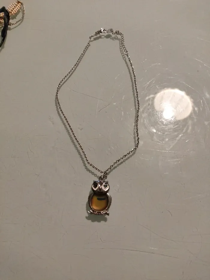 Collier pendentif hibou argenté