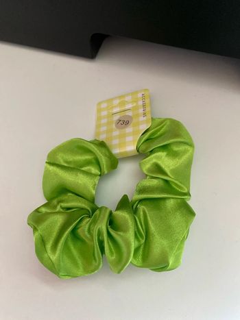 Chouchou matière satinée vert