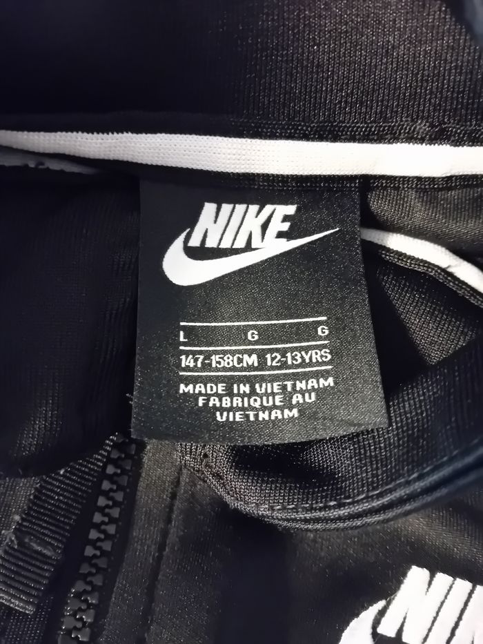 Pull Nike 12/13 ans - photo numéro 6