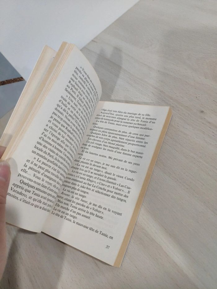 Livre poche policier La vie est un tango Lunar - photo numéro 9