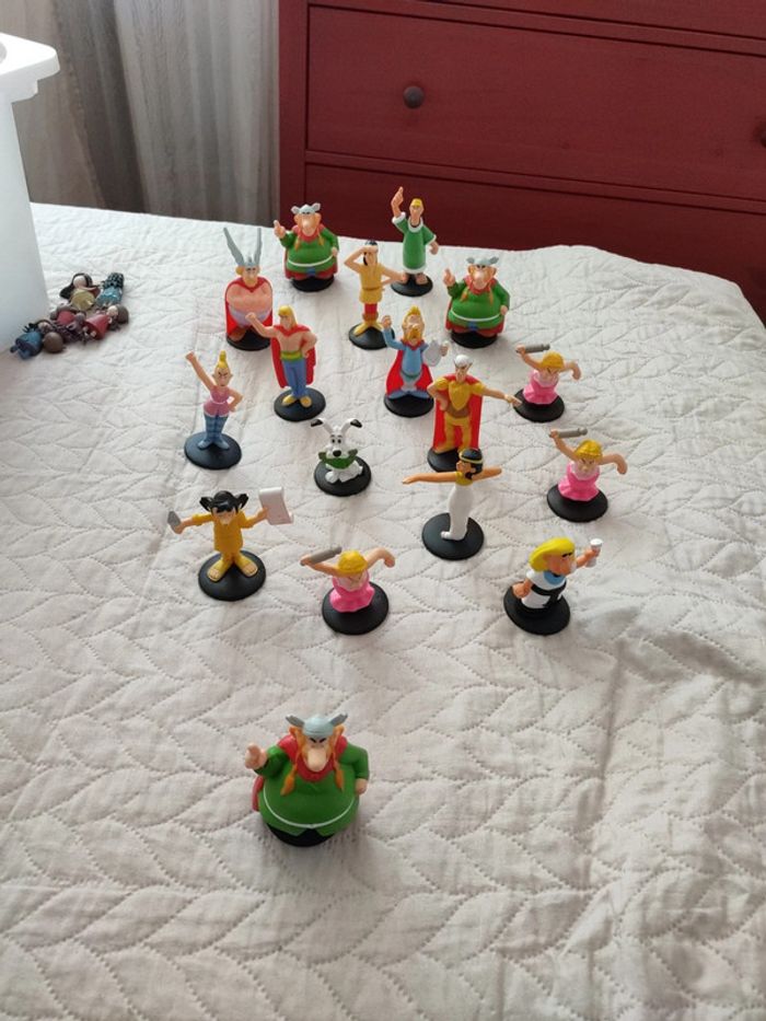 Lot de 17figurines mc do Astérix