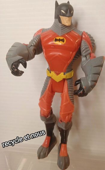 figurine batman rouge et gris articulable