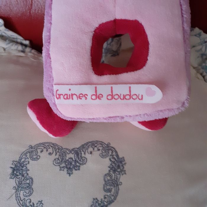 Doudou et Cie :Hochet "Petite Souris "avec grelot - photo numéro 4