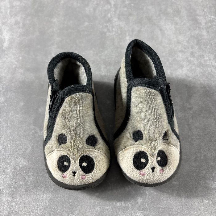 Chausson chaussure taille 18 panda