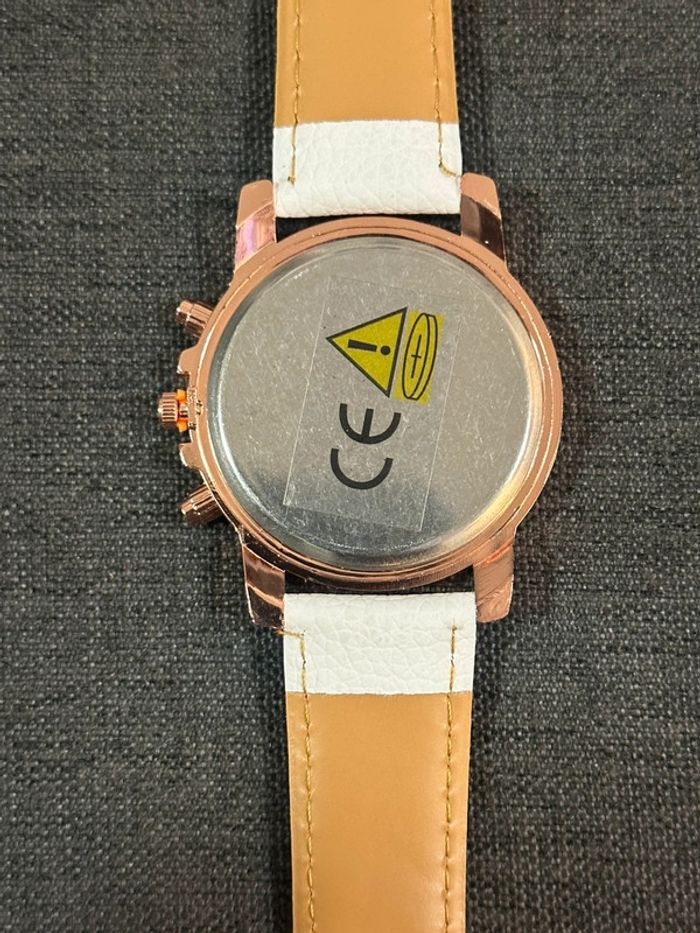Montre Blanche « Geneva » Mixte Neuve - photo numéro 4