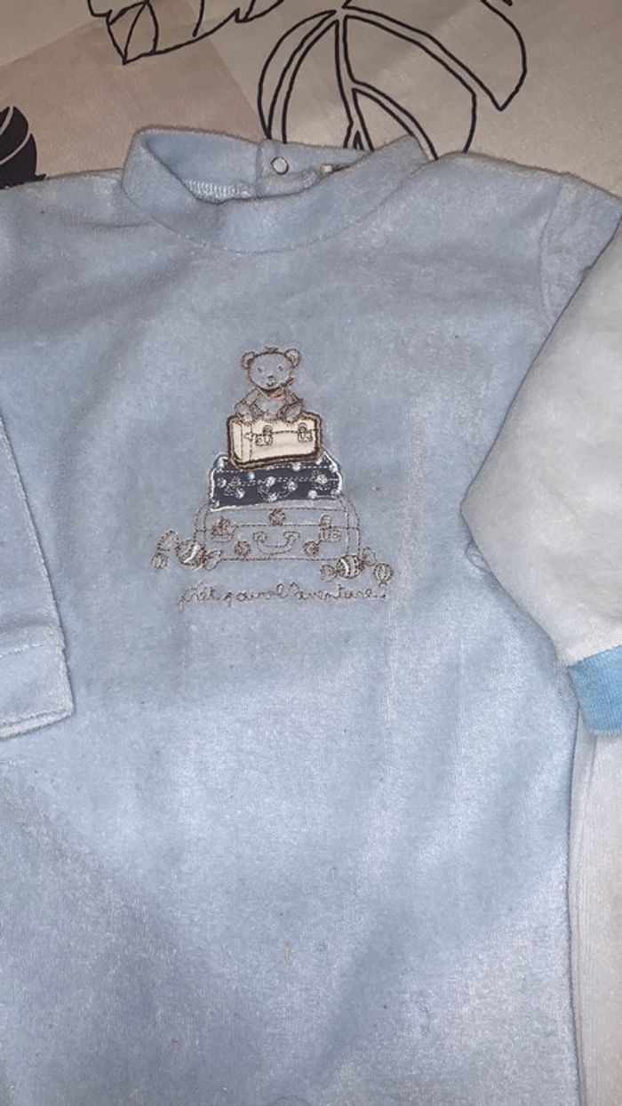 2 pyjamas - photo numéro 2