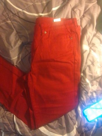 Jean rouge taille 6