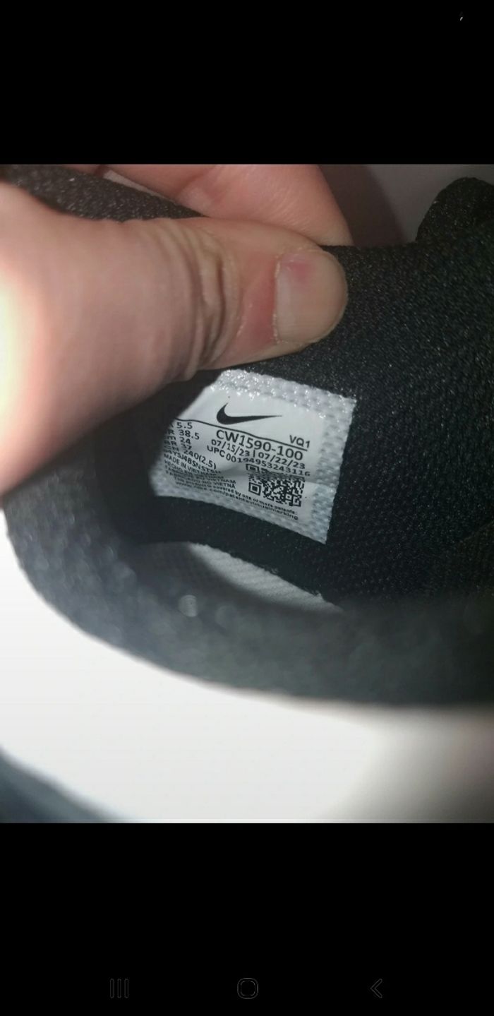 Basket Nike Dunk neuve - photo numéro 5