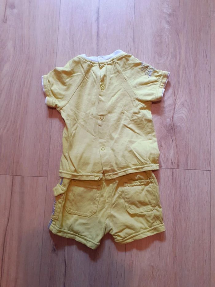 Tee-shirt + short - 6 mois - photo numéro 2