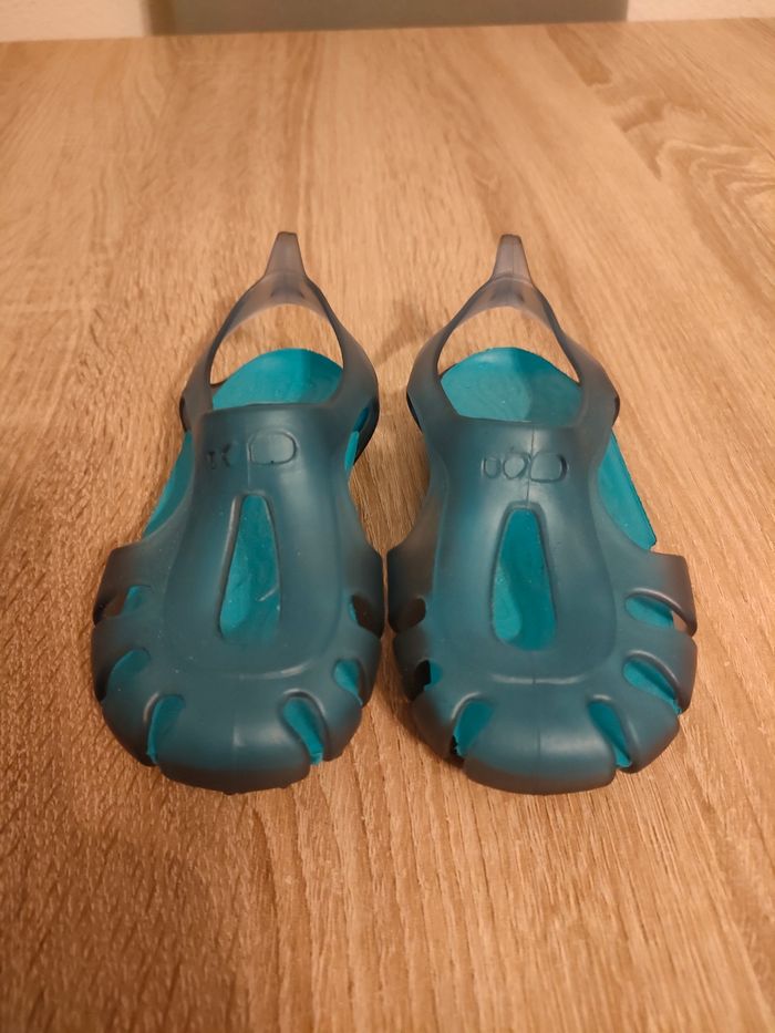 Sandales en plastique