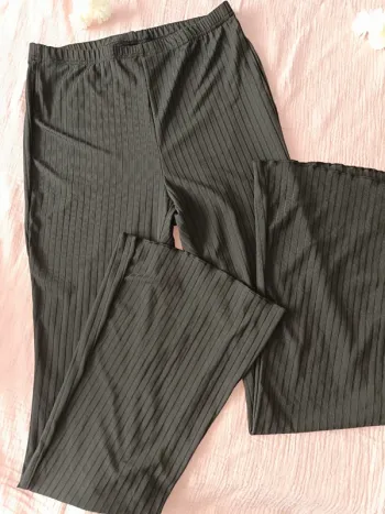Pantalon patte d'éléph🖤Shein 40