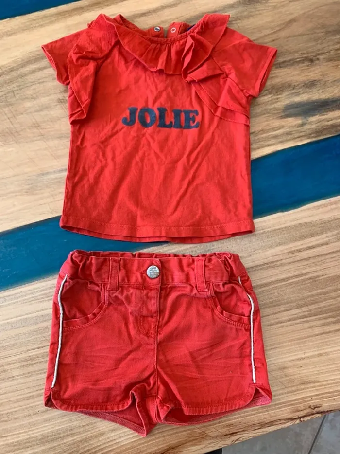 Ensemble rouge kiabi taille 2 ans