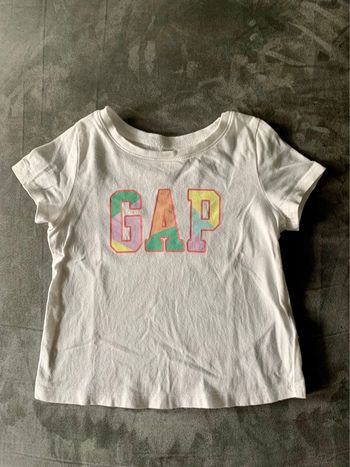T shirt GAP 24 mois