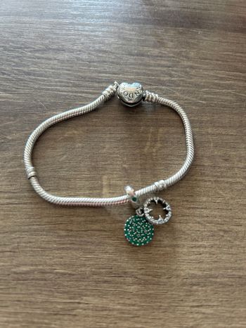 Bracelet et charme Pandora 