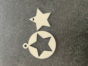 Boule de Noël personnalisable avec étoile détachable