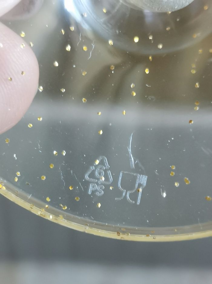 20 verres à pieds doré en plastiques neufs - photo numéro 5