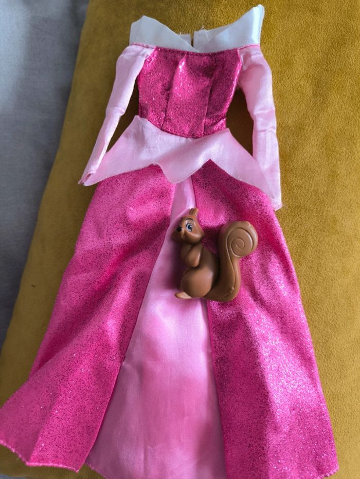 Poupée Disney Aurore avec robe et figurine - photo numéro 4