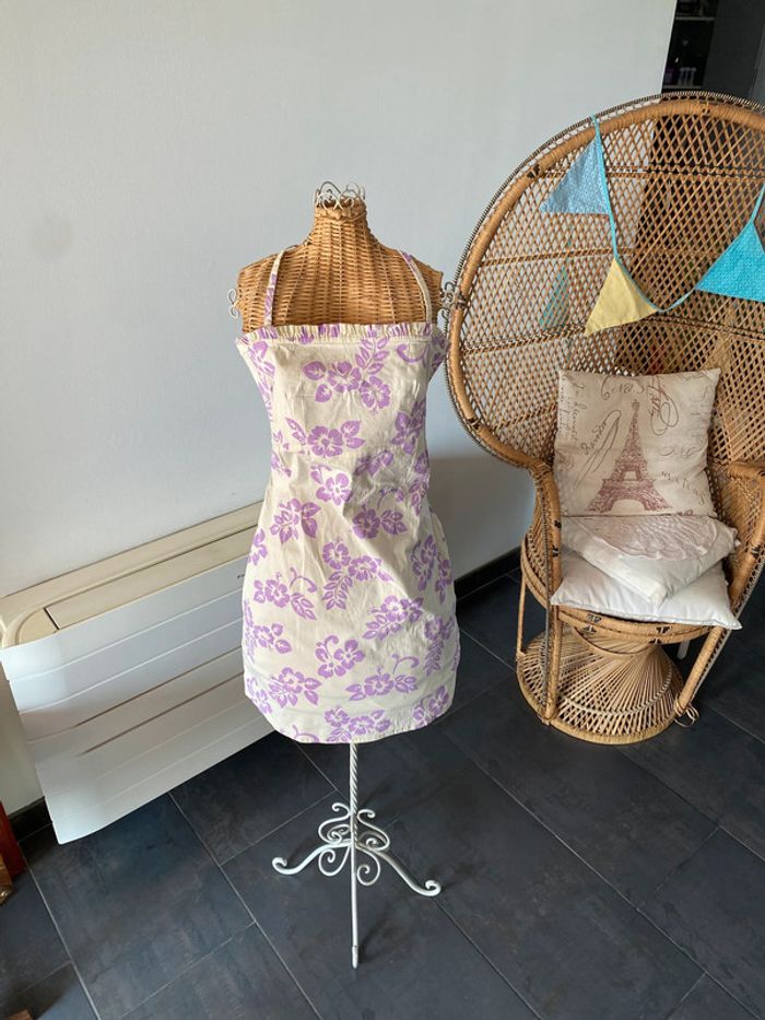Robe courte style hawaïen crème avec fleurs violettes MWR taille 38 - photo numéro 2