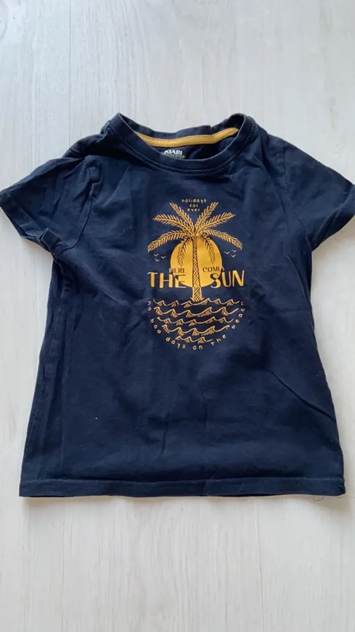 T-shirt taille cinq ans