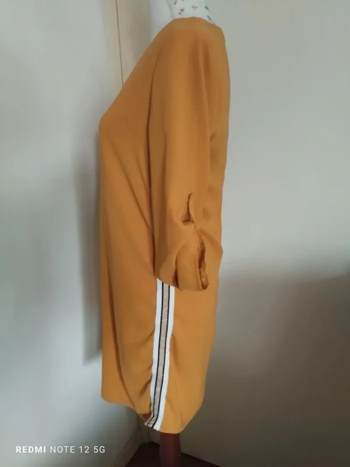 Jolie robe taille S - photo numéro 2