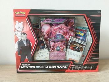 Coffret Mewtwo Ex de la team Rocket