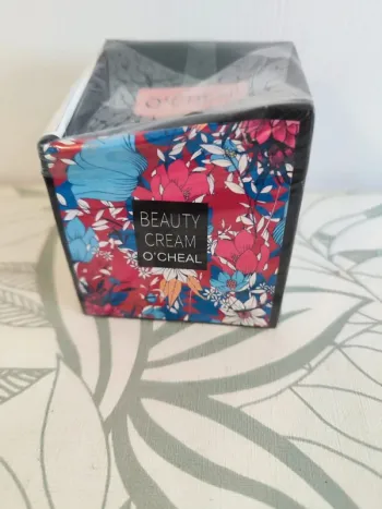 O'cheal creme de beauté 20g valeur 12 €  à utiliser 6 mois après ouverture