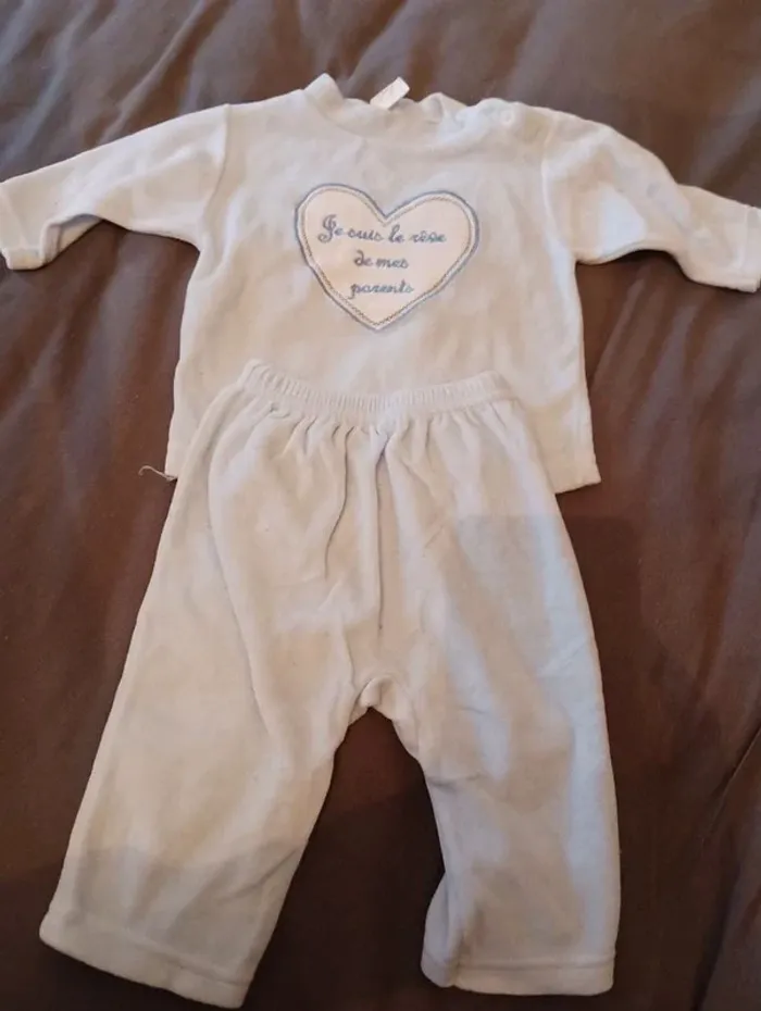 Pyjama deux pièces (3 mois)