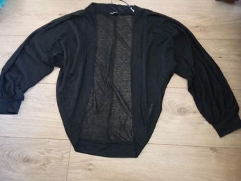 Gilet noir très fin 10 ans neuf