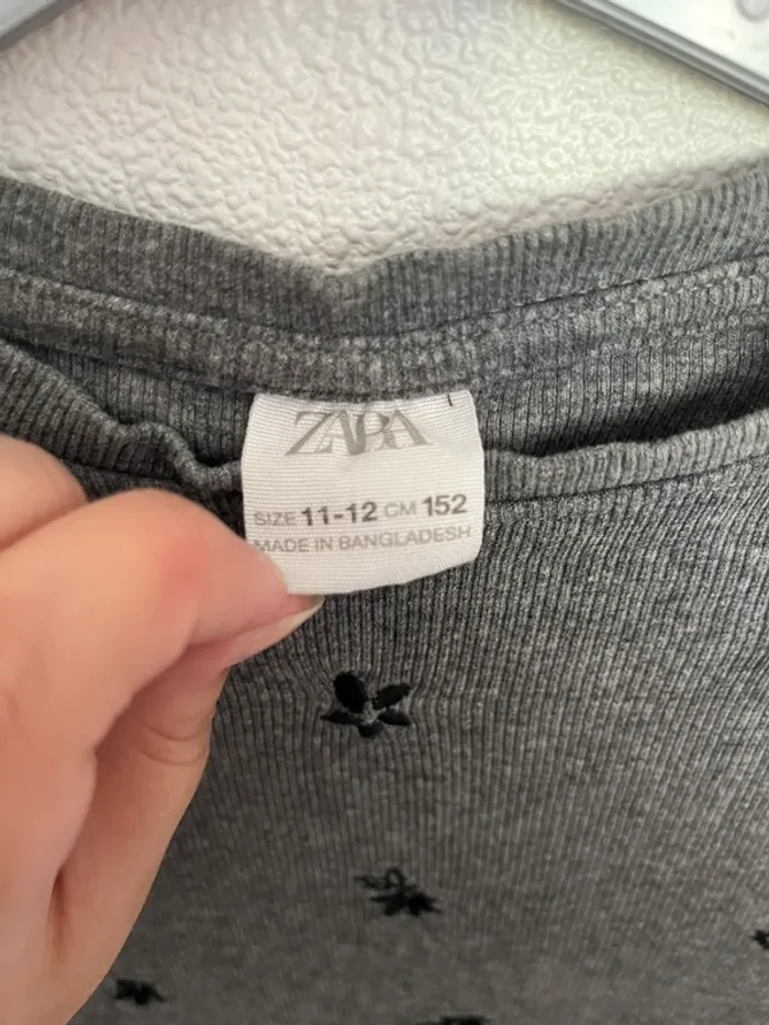 Très beau pull à longue manche pour petite fille - photo numéro 2