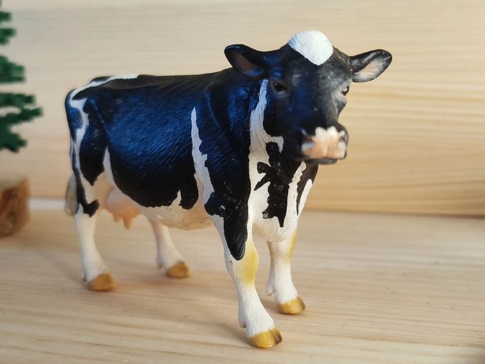 Schleich Vache noire et blanche Figurine animal de la ferme